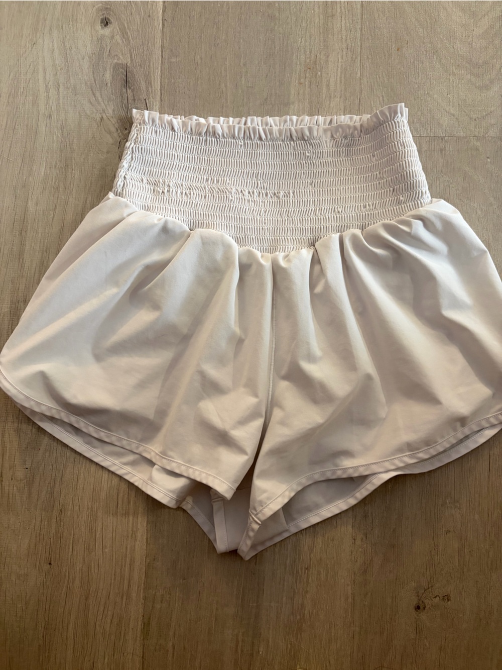 Cream aerie shorts SMALL